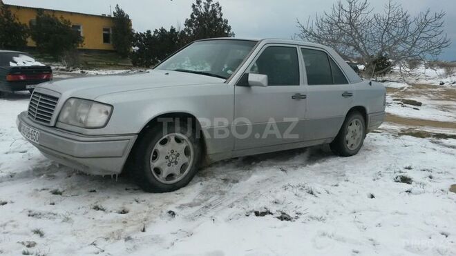 Mercedes E 250 1995, 477,600 km - 2.5 л - Bakı
