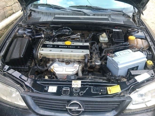 Opel Vectra 1997, 218,000 km - 1.6 l - Bakı