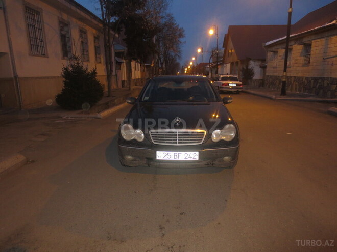 Mercedes C 200 2001, 272,000 km - 2.0 l - Göygöl