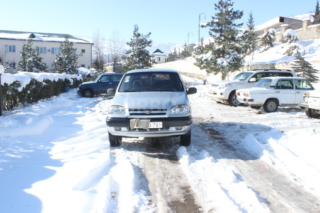 Chevrolet Niva 2008, 99,100 km - 1.7 л - Yardımlı