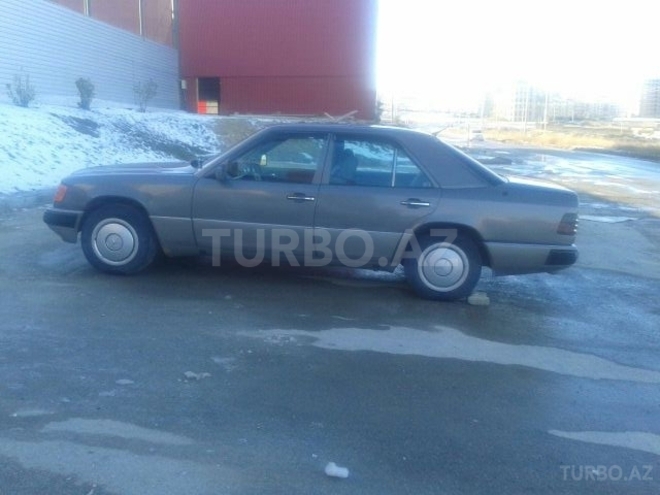 Mercedes E 200 1990, 820,000 km - 2.0 l - Bakı