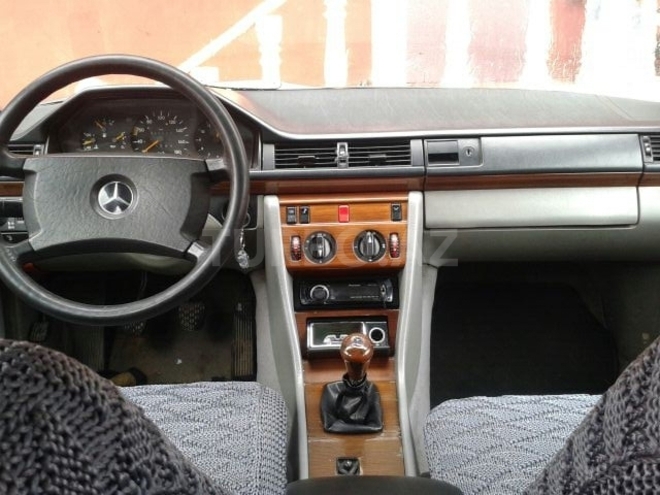 Mercedes E 200 1990, 820,000 km - 2.0 l - Bakı