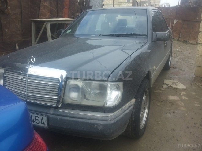 Mercedes E 300 1988, 45,323,543 km - 0.3 l - Sumqayıt