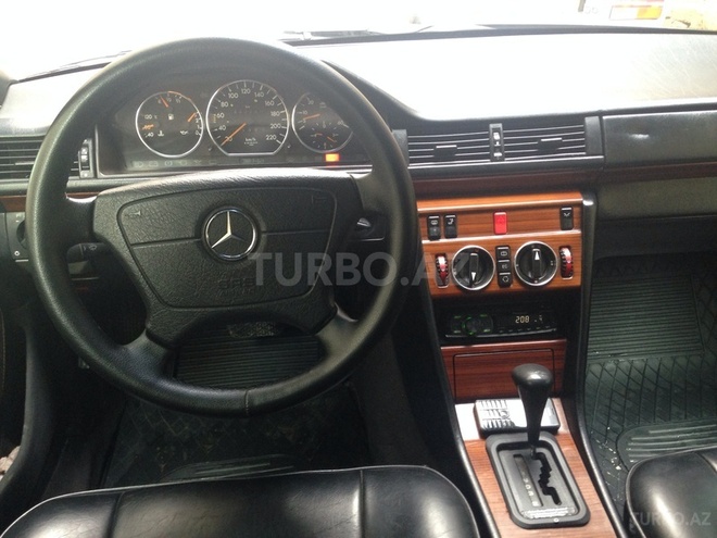 Mercedes E 300 1994, 380,453 km - 3.0 л - Bakı