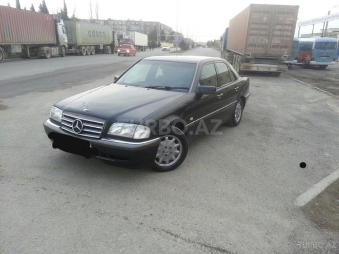 Mercedes C 220 1998, 240,000 km - 2.2 l - Sumqayıt