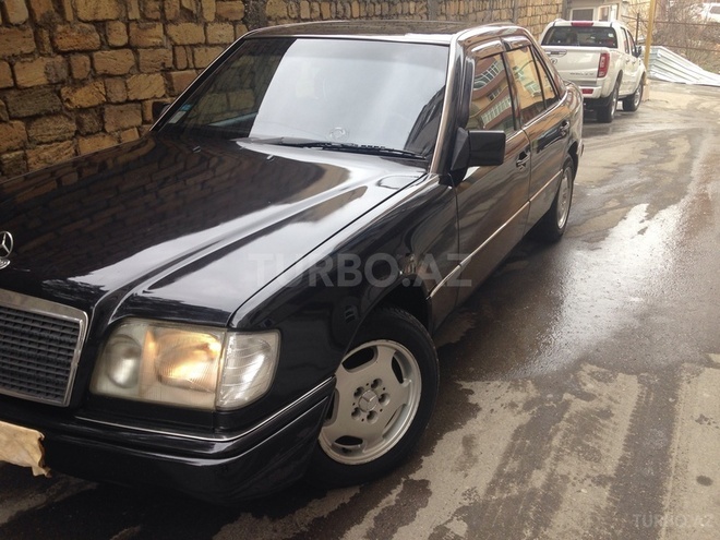 Mercedes E 300 1994, 380,453 km - 3.0 л - Bakı