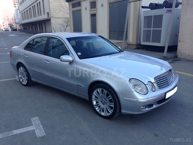 Mercedes E 220 2003, 245,000 km - 2.2 l - Bakı