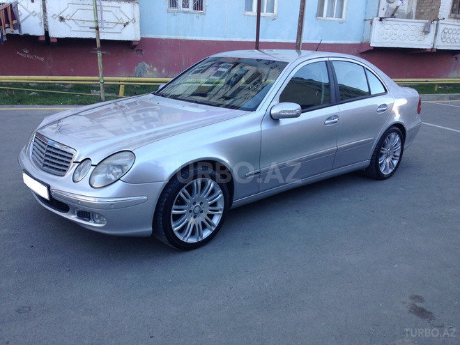Mercedes E 220 2003, 245,000 km - 2.2 l - Bakı
