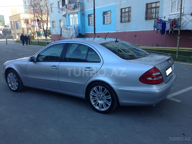 Mercedes E 220 2003, 245,000 km - 2.2 l - Bakı
