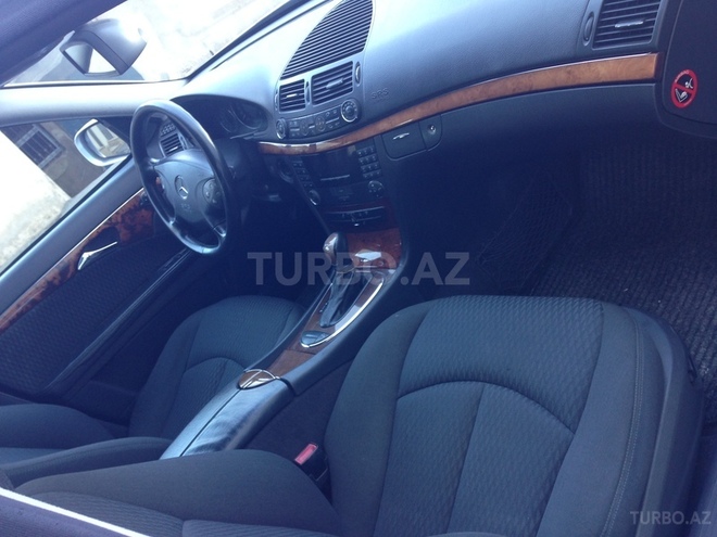 Mercedes E 220 2003, 245,000 km - 2.2 l - Bakı