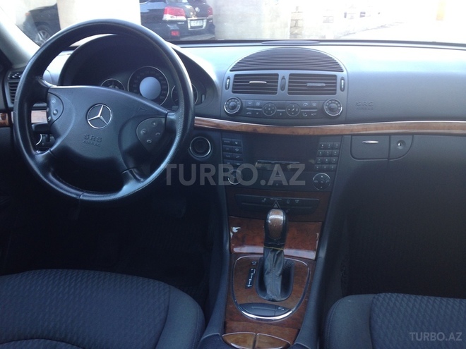 Mercedes E 220 2003, 245,000 km - 2.2 l - Bakı