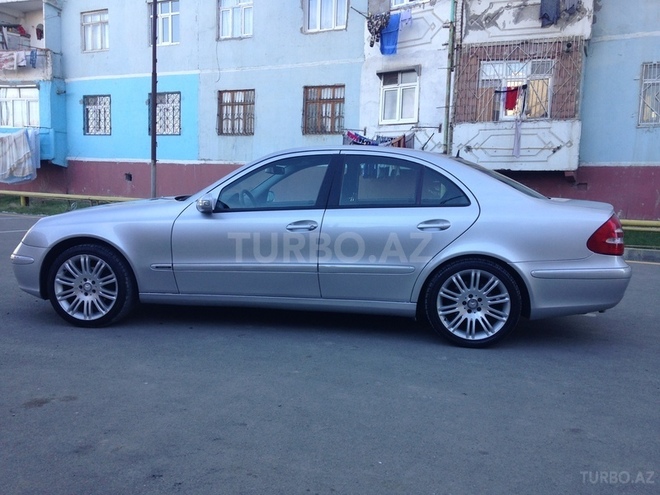 Mercedes E 220 2003, 245,000 km - 2.2 l - Bakı