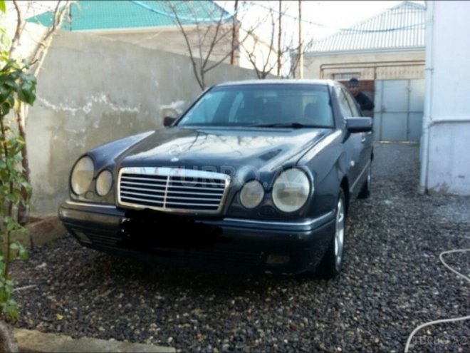 Mercedes E 280 1997, 310,000 km - 2.8 l - Sumqayıt