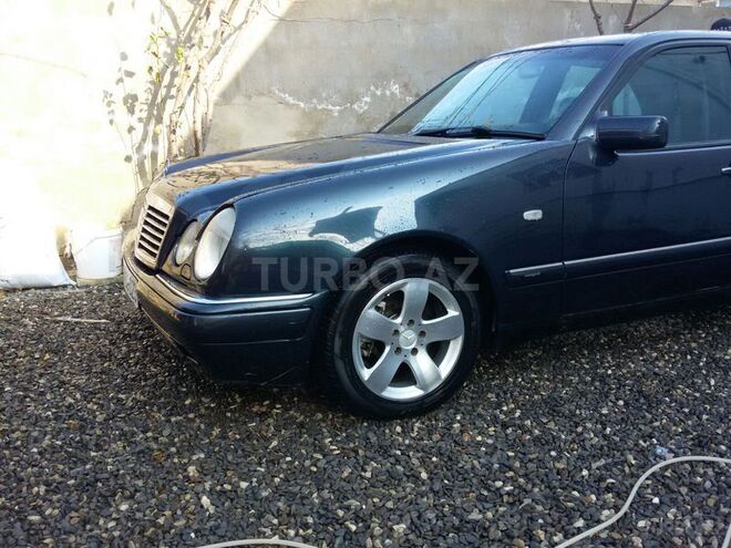 Mercedes E 280 1997, 310,000 km - 2.8 l - Sumqayıt