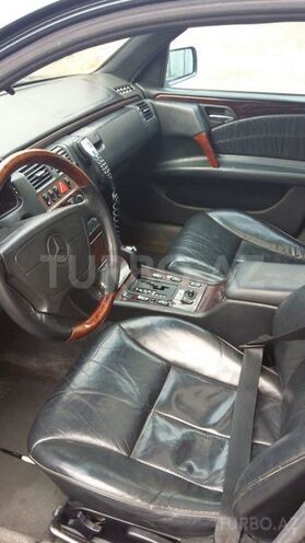 Mercedes E 280 1997, 310,000 km - 2.8 l - Sumqayıt