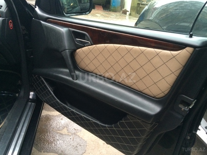 Mercedes E 200 1998, 320,000 km - 2.0 l - Bakı
