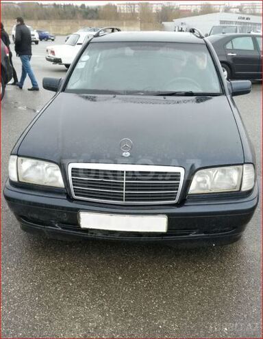 Mercedes C 220 2000, 179,000 km - 2.2 l - Bakı