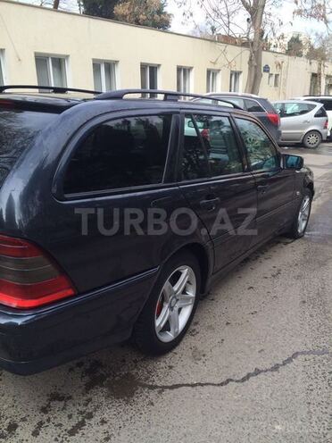Mercedes C 220 2000, 179,000 km - 2.2 l - Bakı