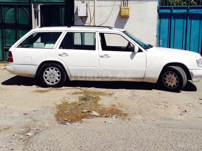 Mercedes E 200 1995, 187,000 km - 0.2 l - Bakı