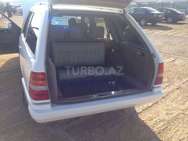 Mercedes E 200 1995, 187,000 km - 0.2 l - Bakı