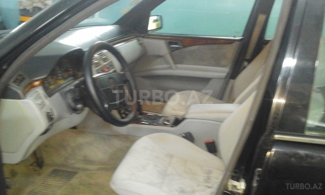 Mercedes E 240 1998, 350,000 km - 2.4 л - Bakı