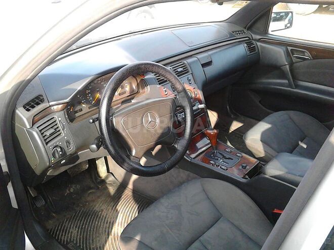 Mercedes E 230 1996, 306,000 km - 2.3 л - Gəncə