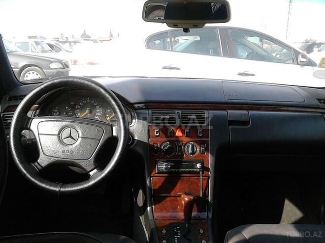 Mercedes E 230 1996, 306,000 km - 2.3 л - Gəncə