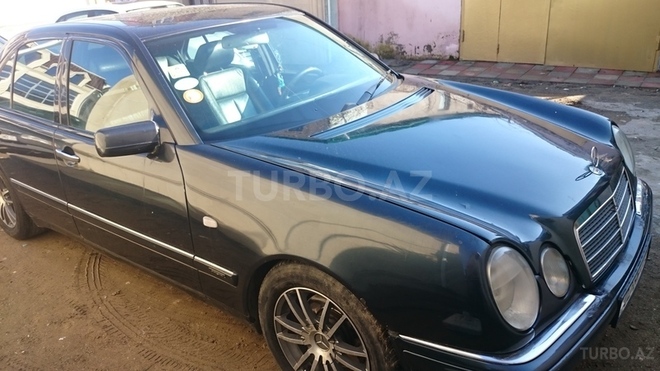 Mercedes E 280 1997, 290,000 km - 2.8 l - Bakı