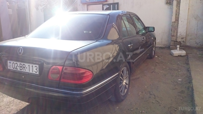 Mercedes E 280 1997, 290,000 km - 2.8 l - Bakı