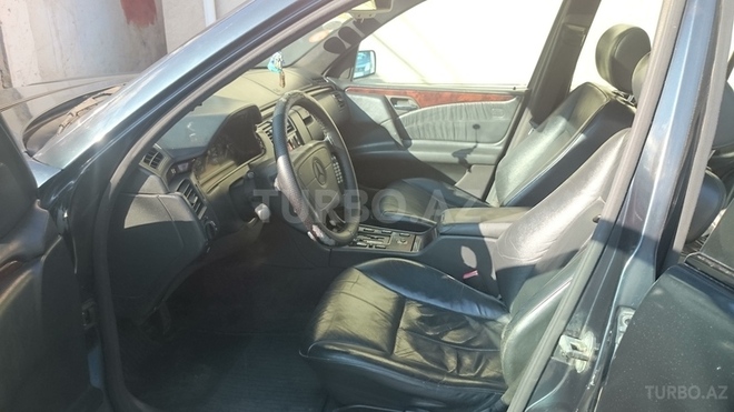 Mercedes E 280 1997, 290,000 km - 2.8 l - Bakı