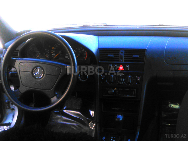 Mercedes C 220 1999, 246,000 km - 2.2 l - Bakı
