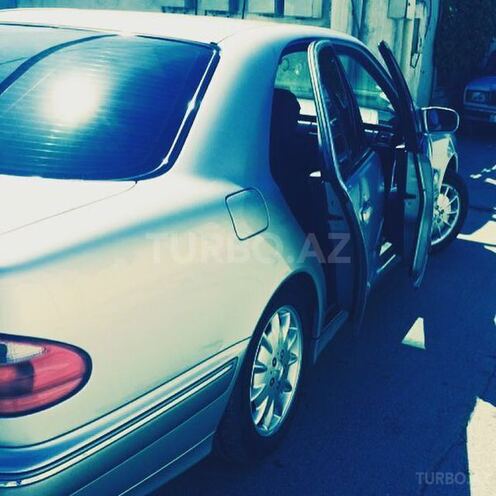 Mercedes E 240 2000, 118,000 km - 2.4 л - Bakı