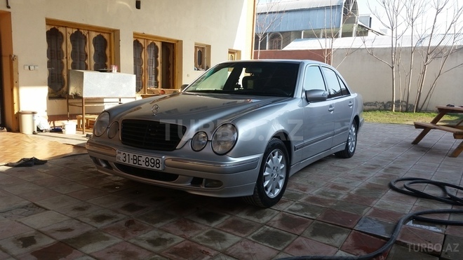 Mercedes E 200 2001, 210,000 km - 2.0 l - Gəncə