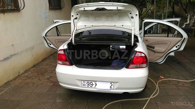 Nissan Sunny 2010, 96,000 km - 1.6 l - Bakı