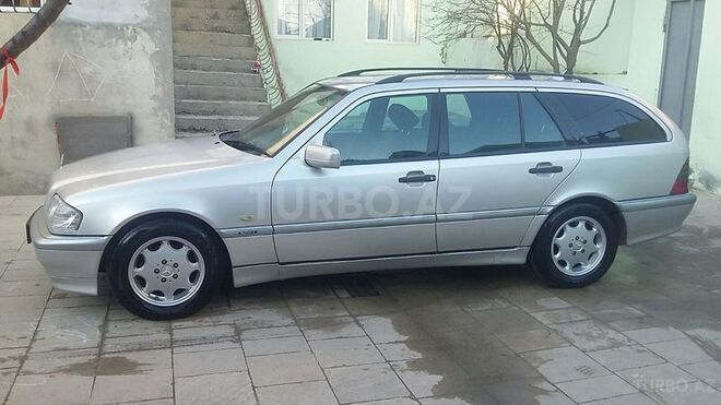 Mercedes C 220 1999, 215,000 km - 2.2 l - Bakı