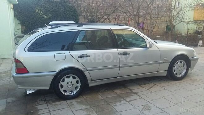 Mercedes C 220 1999, 215,000 km - 2.2 l - Bakı