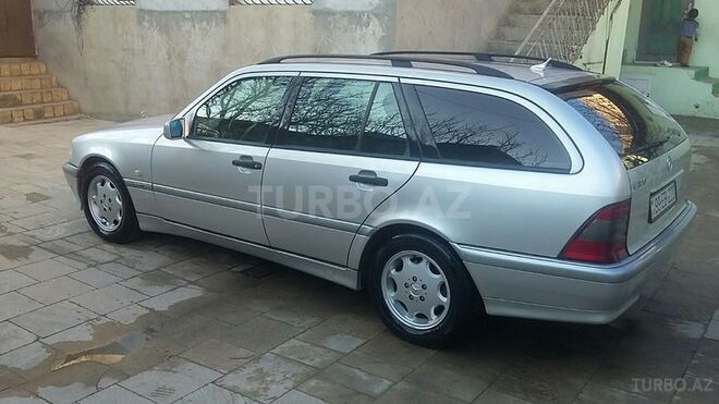 Mercedes C 220 1999, 215,000 km - 2.2 l - Bakı