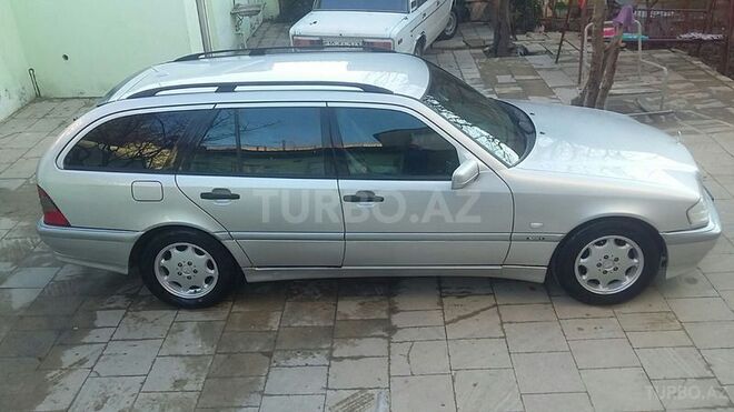Mercedes C 220 1999, 215,000 km - 2.2 l - Bakı