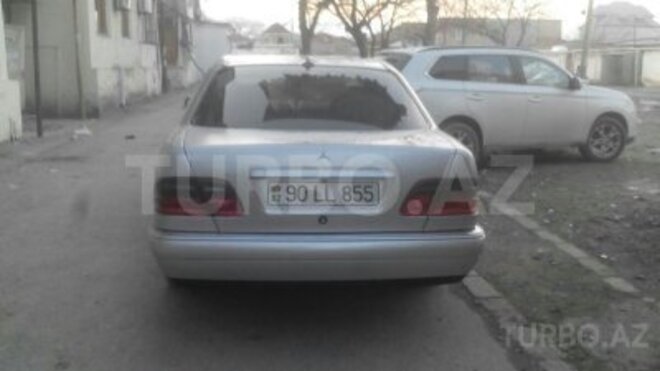 Mercedes E 230 1997, 334,000 km - 2.3 l - Bakı