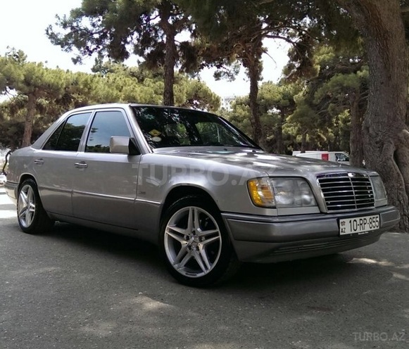 Mercedes E 220 1994, 250,000 km - 2.2 l - Bakı