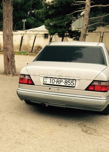 Mercedes E 220 1994, 250,000 km - 2.2 l - Bakı