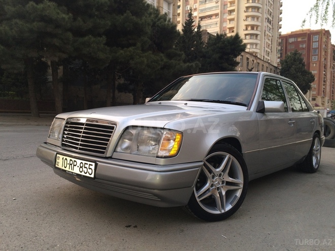 Mercedes E 220 1994, 250,000 km - 2.2 l - Bakı