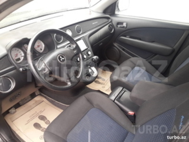 Mitsubishi Airtrek 2002, 137,000 km - 2.0 l - Qax