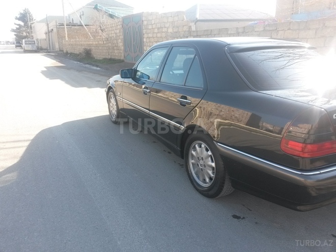Mercedes C 220 1998, 240,656 km - 2.2 l - Bakı