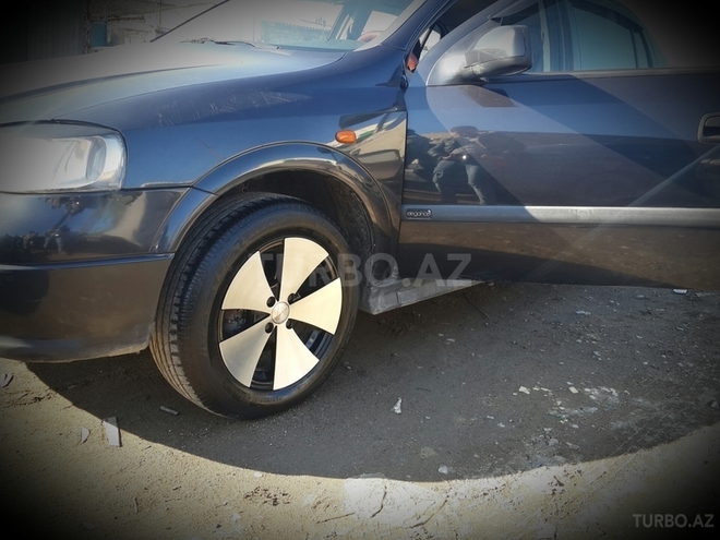 Opel Astra 1988, 111,000 km - 1.4 l - Sumqayıt