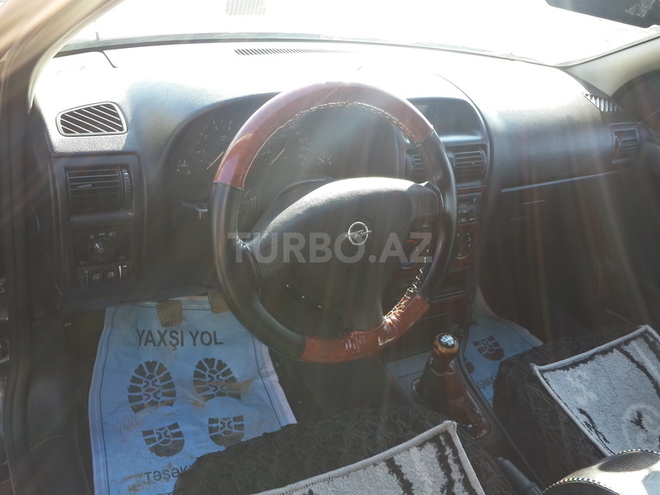 Opel Astra 1988, 111,000 km - 1.4 l - Sumqayıt