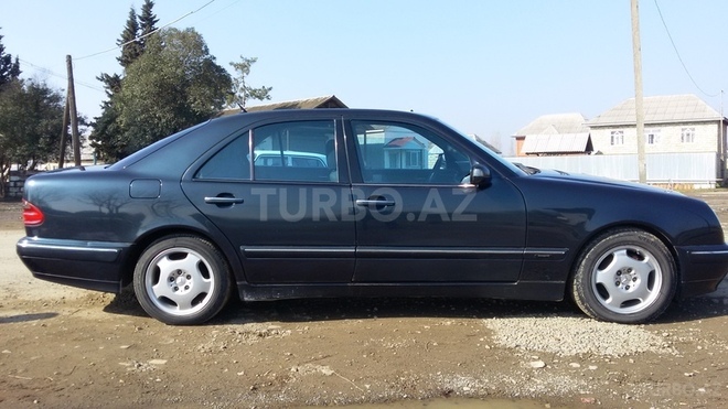 Mercedes E 220 2001, 324,944 km - 2.2 l - Lənkəran