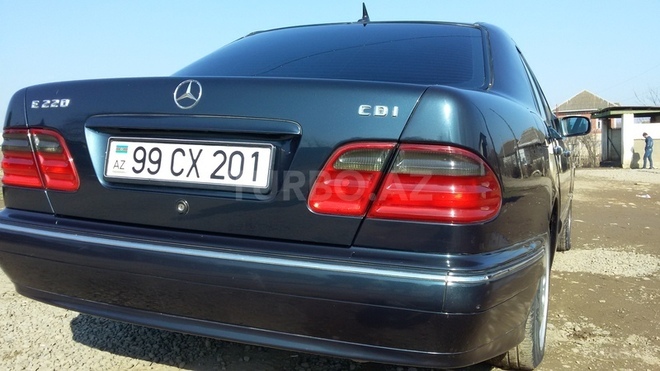 Mercedes E 220 2001, 324,944 km - 2.2 l - Lənkəran