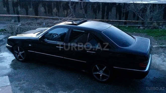 Mercedes E 240 1997, 338,000 km - 2.4 l - Bakı