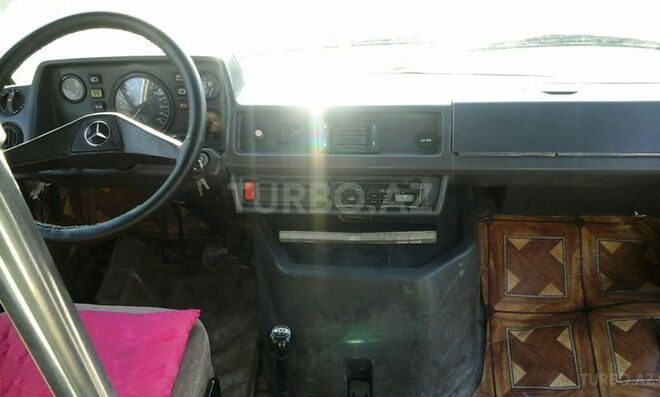 Mercedes 208 D 1993, 896,350 km - 2.3 l - Şirvan